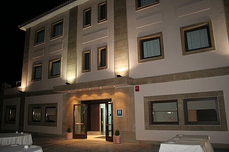 Hotel Entredos Guijuelo Exterior photo